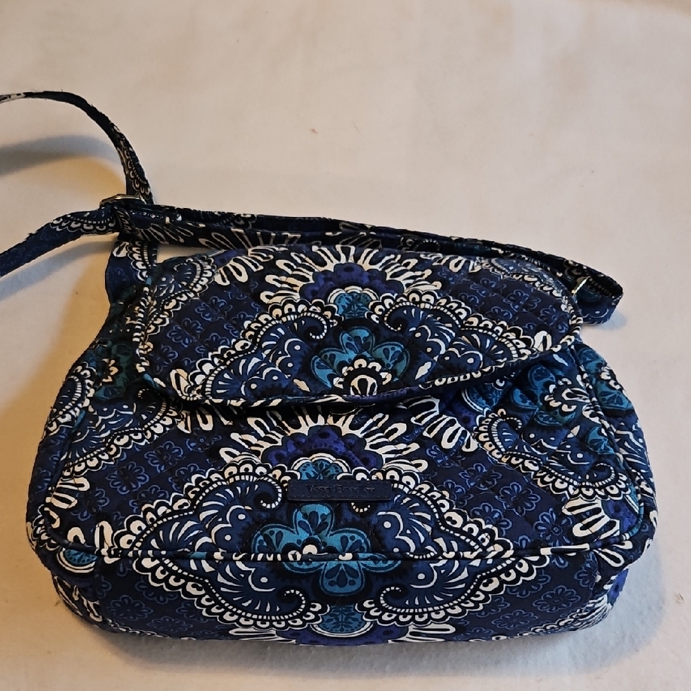 Vera Bradley Essential Messenger Bag In Cascade Tapestry